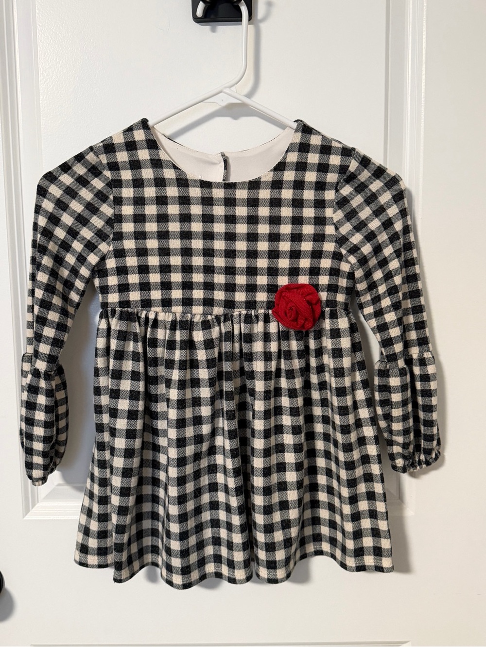 Bonnie Jean girls Black & cream Plaid Dress w/ Red Rosette. Christmas dress sz 6